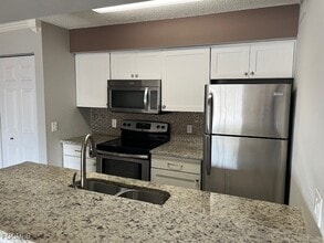 Building Photo - 5321 Summerlin Rd