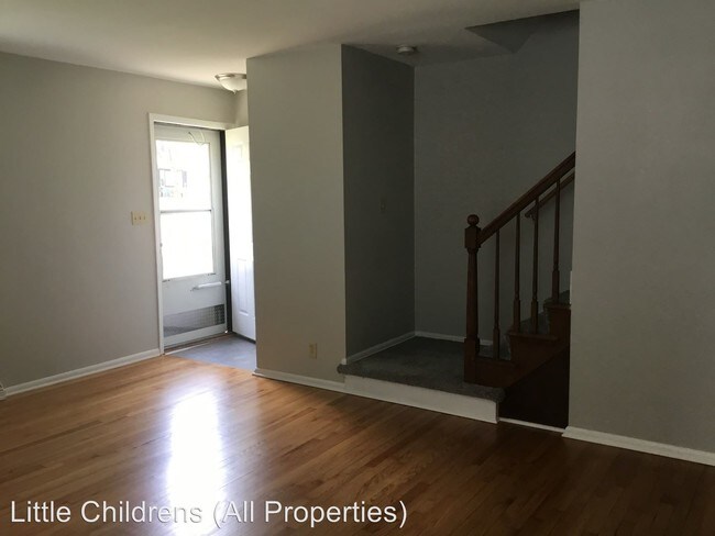 Foto del edificio - 8584-8586 N 107th St