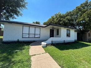 Building Photo - 6130 Challedon Ln