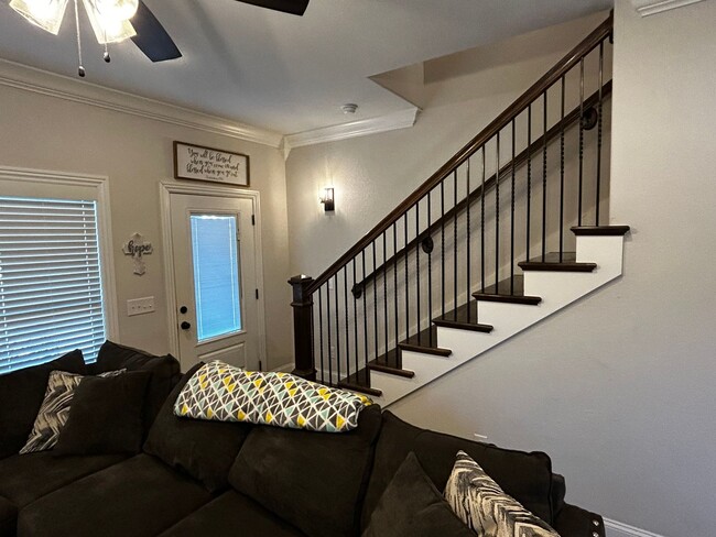 Building Photo - Water Included - Newer 2 Bedroom 1.5 Bathroom Town Home Now Pre-leasing with Upcoming move in!!!!