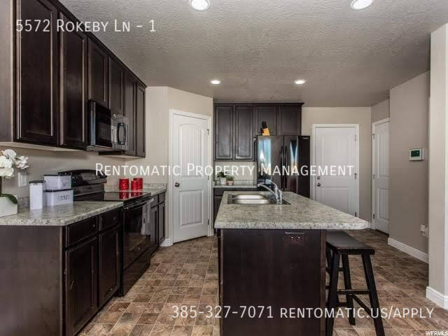 Building Photo - 5572 Rokeby Ln