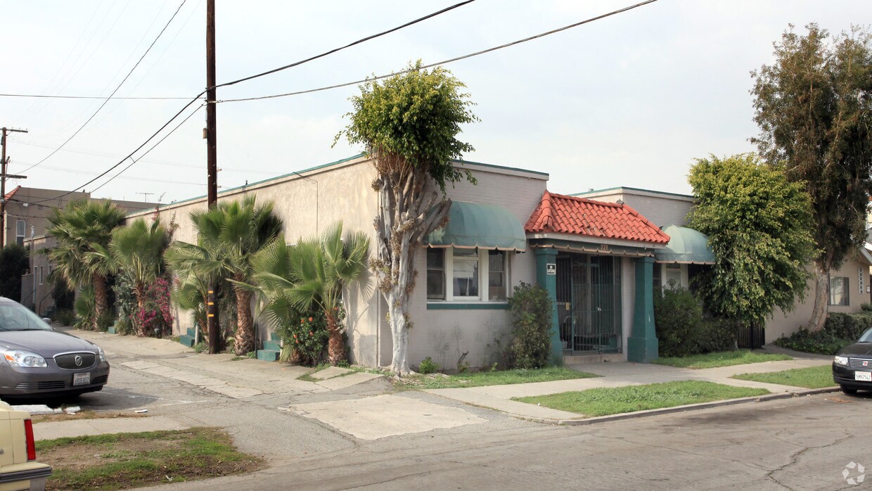 Primary Photo - 227 Olive Ave