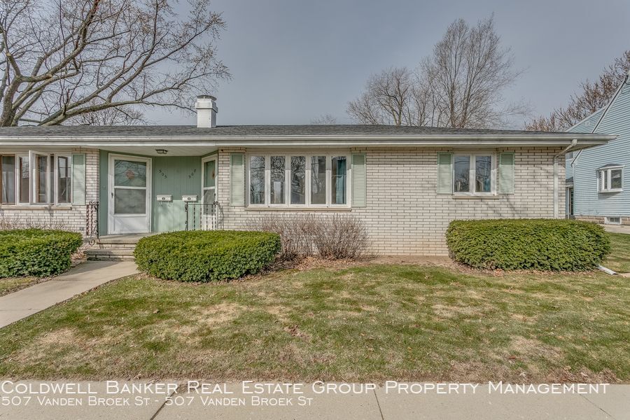 Primary Photo - 507 Vanden Broek St