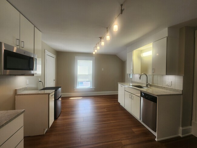 Foto del edificio - 976 Bailey Ave