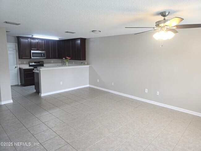 Building Photo - 1500 Calming Water Dr