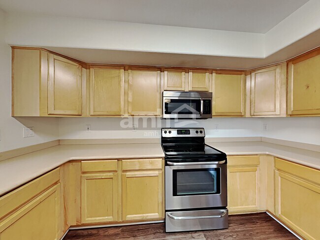 Foto del edificio - 12810 W Roanoke Ave