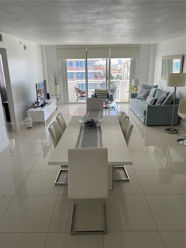 Foto del edificio - 9195 Collins Ave