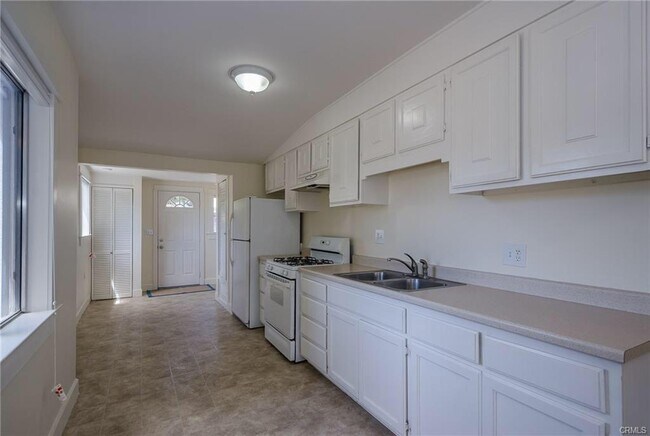 Building Photo - 436 N 3rd St