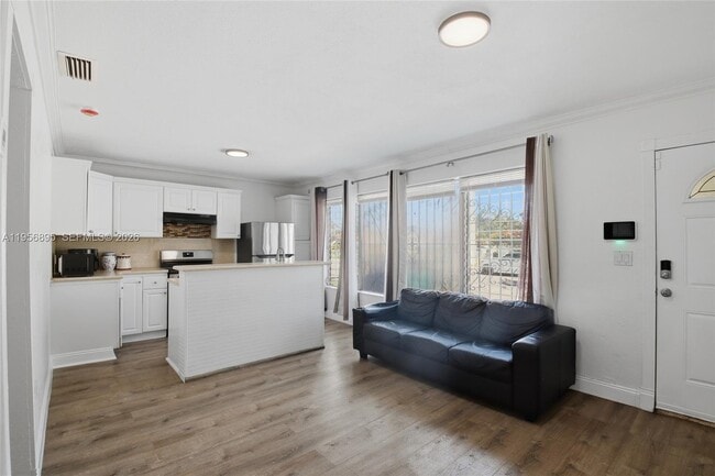 Foto del edificio - 3380 NW 14th St