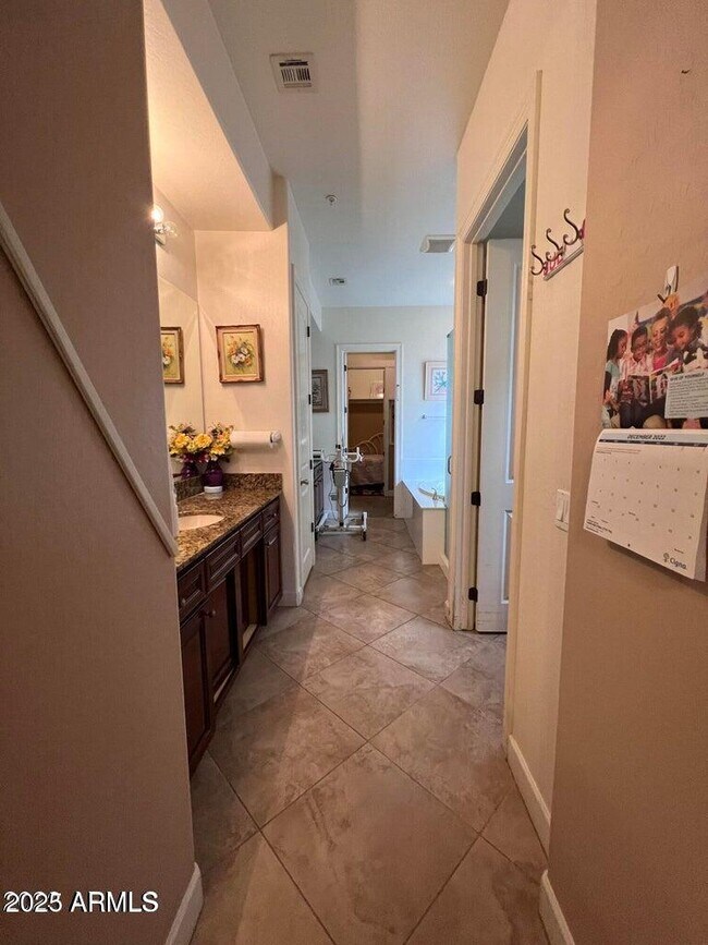 Foto del edificio - 16195 W Glenrosa Ave