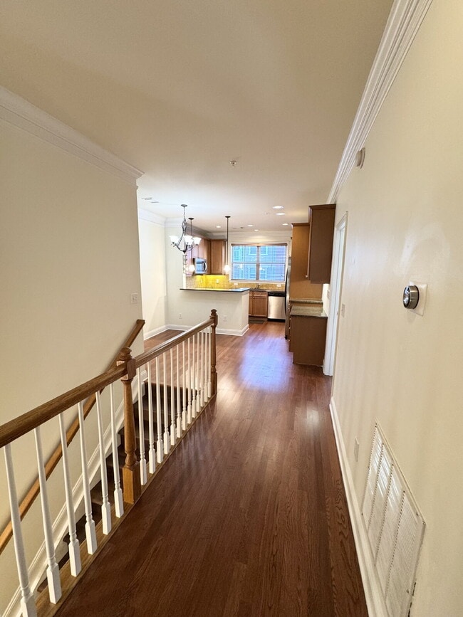 Building Photo - Modern 1-Bed Townhome Near Perimeter Mall ...