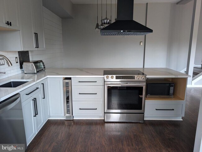 Foto del edificio - 114 Roberts Ln