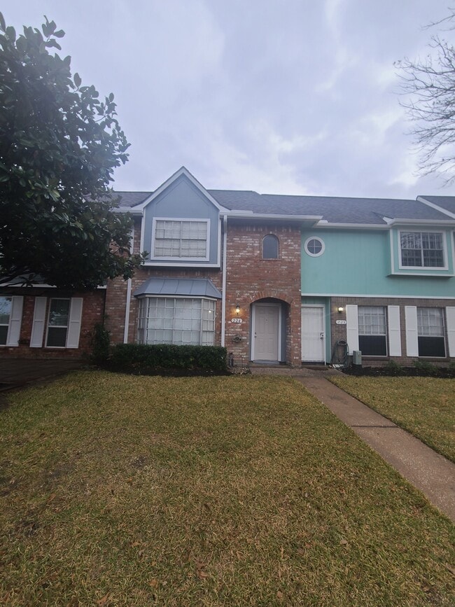 Front of House (Wide View) - 11002 Hammerly Blvd