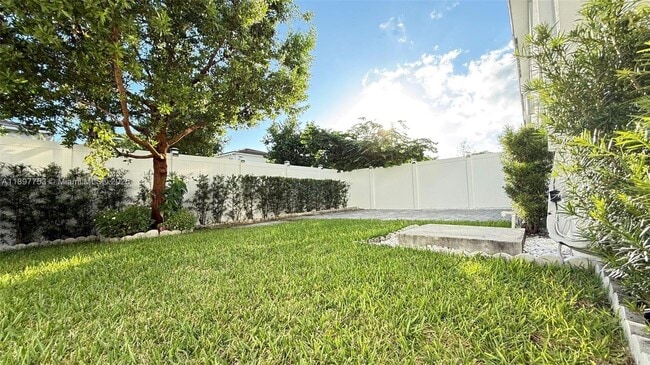 Building Photo - 1040 Rio Ct