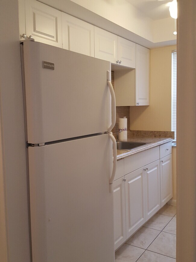 kitchen - 104 SE 10th St