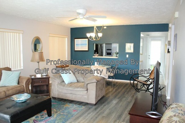 Building Photo - 2531 Bayshore Gardens Pkwy