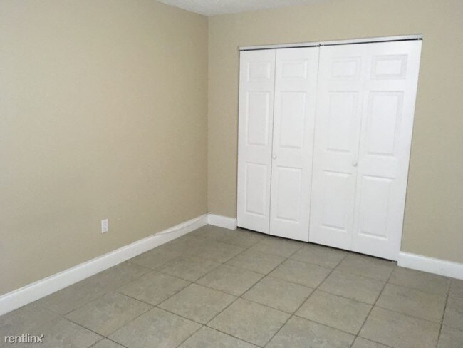 Foto del edificio - 322 Perry Ave