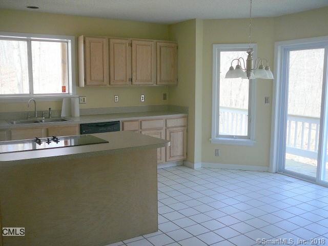 Building Photo - 7 Fawn Crest Dr