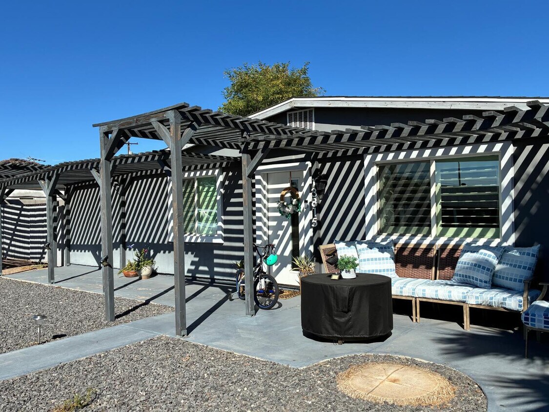 Foto del edificio - 13815 North 11th St