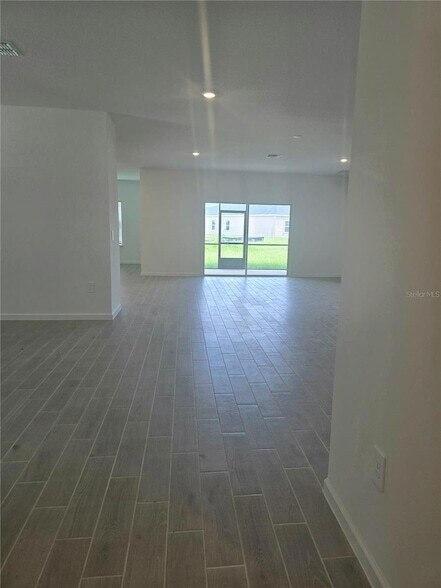 Foto del edificio - 13844 NW Convergence Blvd