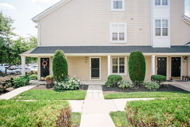 Foto del edificio - 3807A Saxony Dr