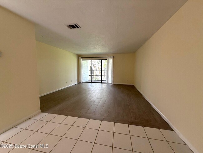 Building Photo - 2334 Golf Lake Cir