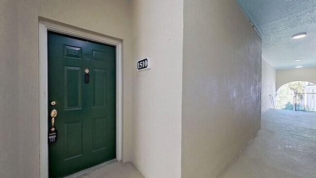 Foto del edificio - Beautiful Condominium on Beach Blvd!