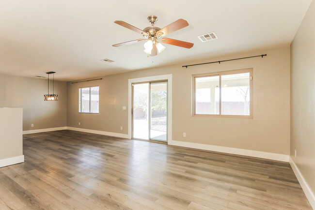 Foto del edificio - 23897 W Antelope Trail