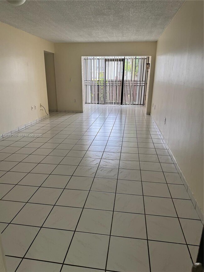 Foto del edificio - 9429 Fontainebleau Blvd