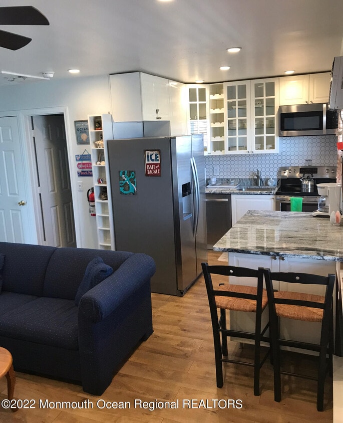 201 Sheridan Ave Unit B4  