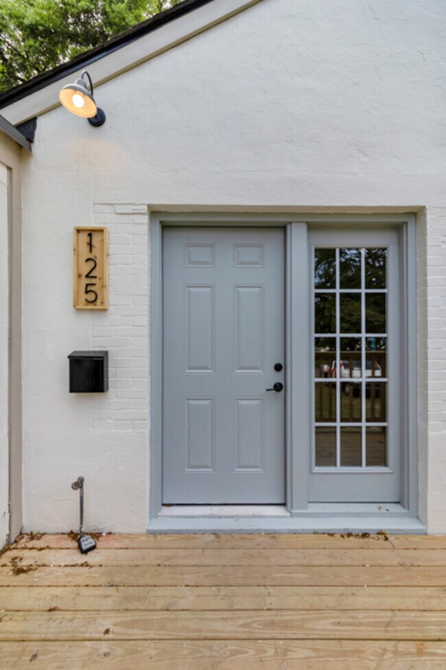 Building Photo - 125 Hibiscus Avenue *NC