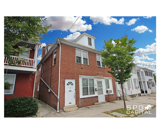244 York St Unit B, Gettysburg, PA 17325 Apartment for Rent in Gettysburg, PA