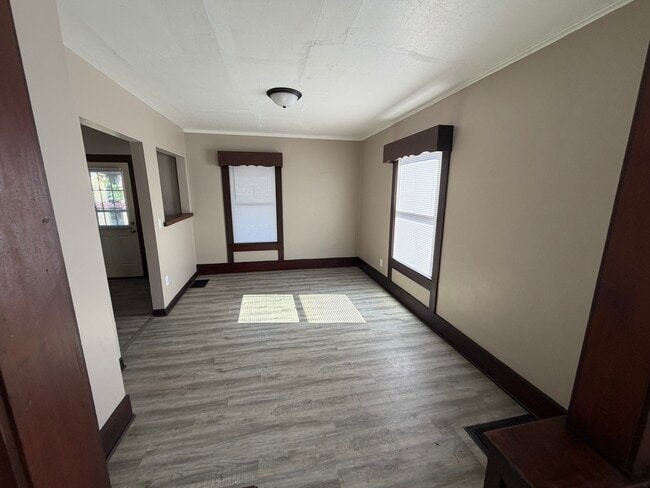 Building Photo - 757 Moore St