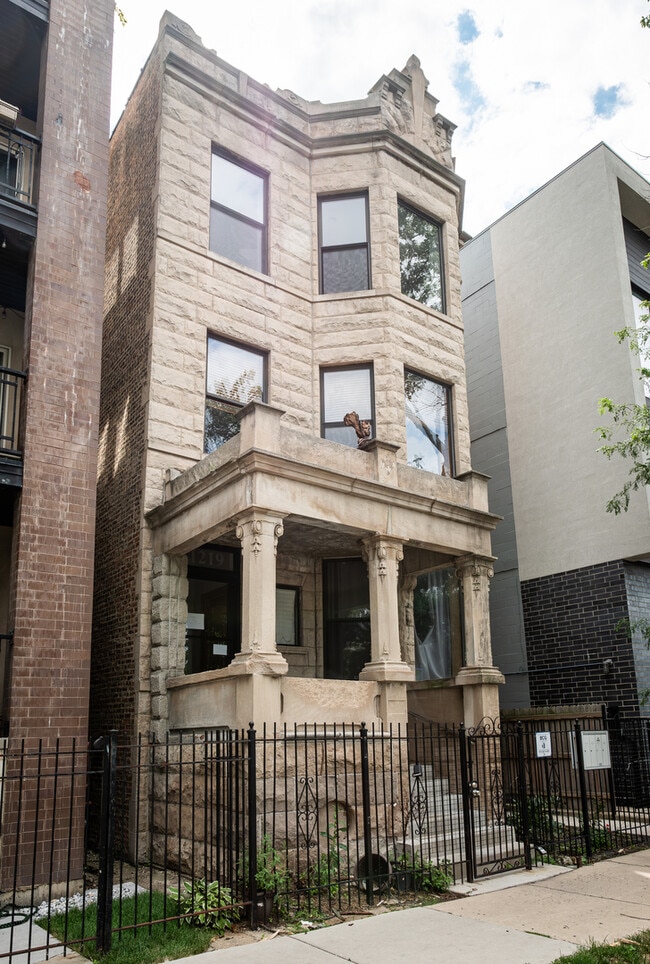 Building Photo - 1219 N California Ave