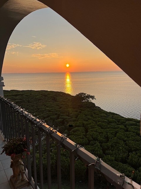 Atardecer desde el balcón - 443 Mariner Dr