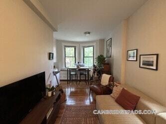 Foto del edificio - 102 Willow St