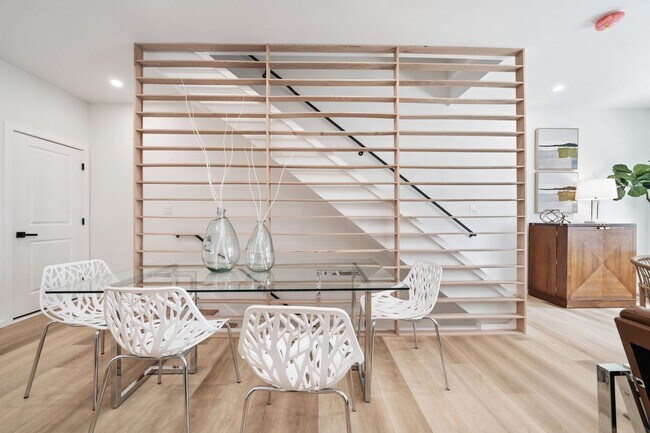 Building Photo - Two-Level Kingman Park Penthouse w/ Private Rooftop Terrace!