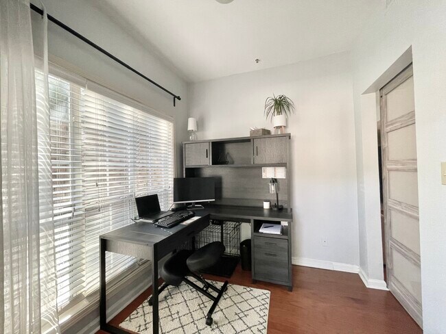 Foto del edificio - 1250 Parkwood Cir SE