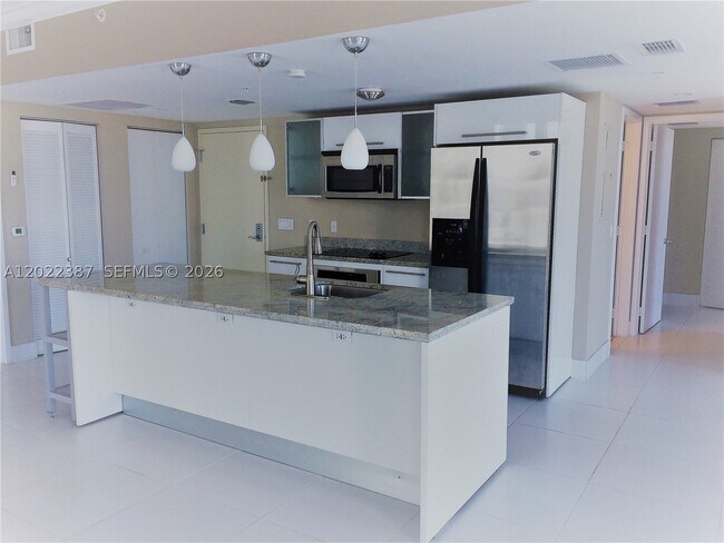 Foto del edificio - 185 SW 7th St