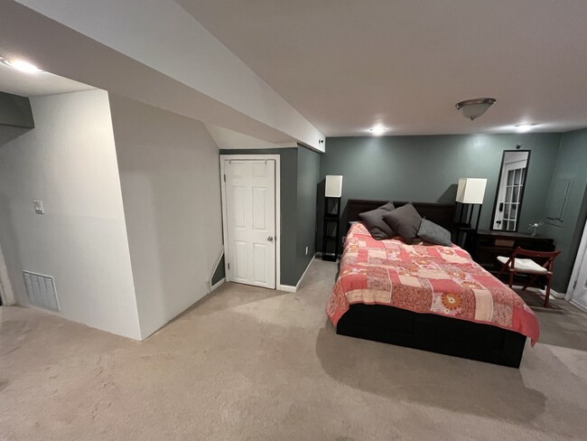 Building Photo - 6572 Kelsey Point Cir