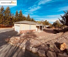 Building Photo - 3540 Deer Hill Rd