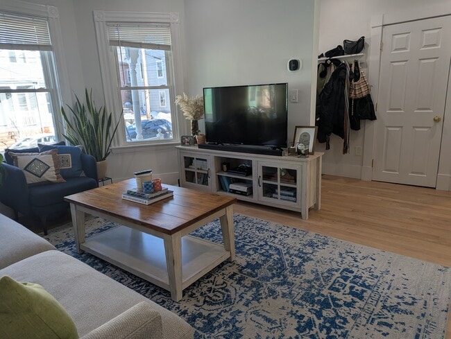 Foto del edificio - 14 Seven Pines Ave