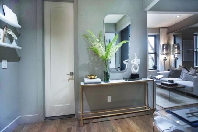 Foto del edificio - 126 E 103rd St