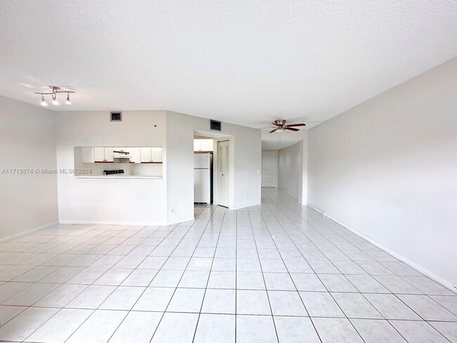 Foto del edificio - 12500 SW 5th Ct