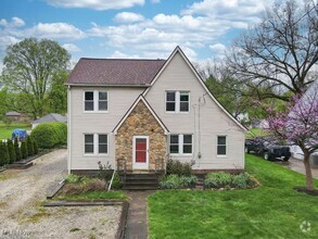 Building Photo - 3221 Killian Rd