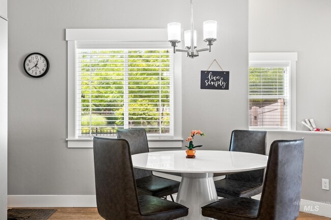 Building Photo - 319 N Baxter Way