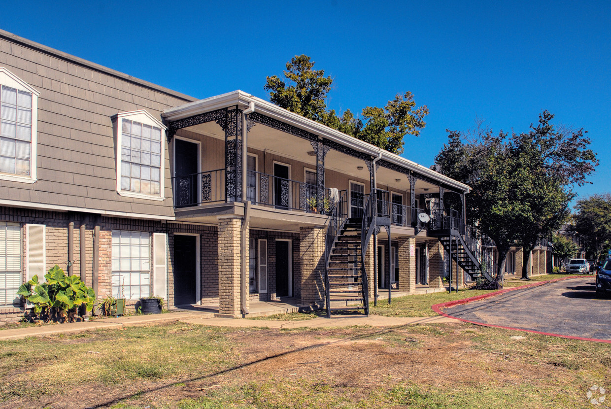 Primary Photo - Southern Gardens Apartments