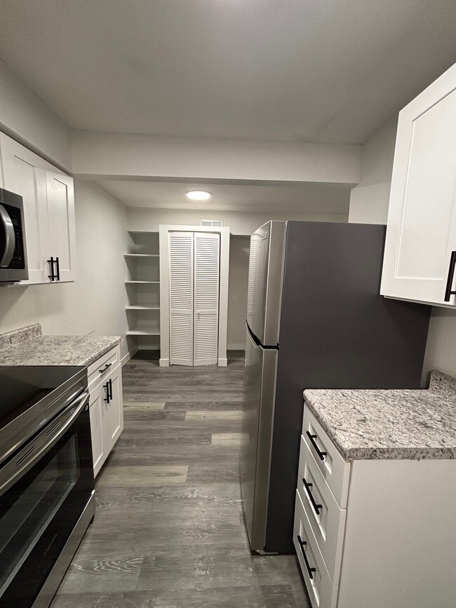 Photo - 2726 Center St Apartment