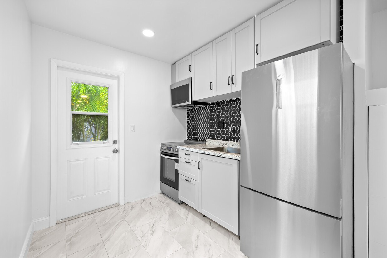 Foto principal - 411 SE 3rd Ave