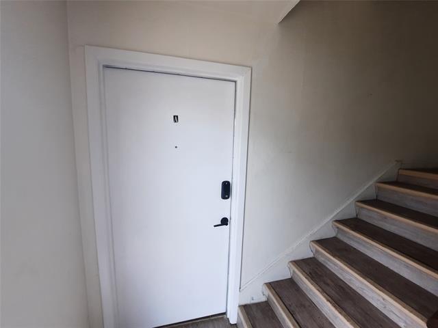 Building Photo - 2101 Oakhurst Dr